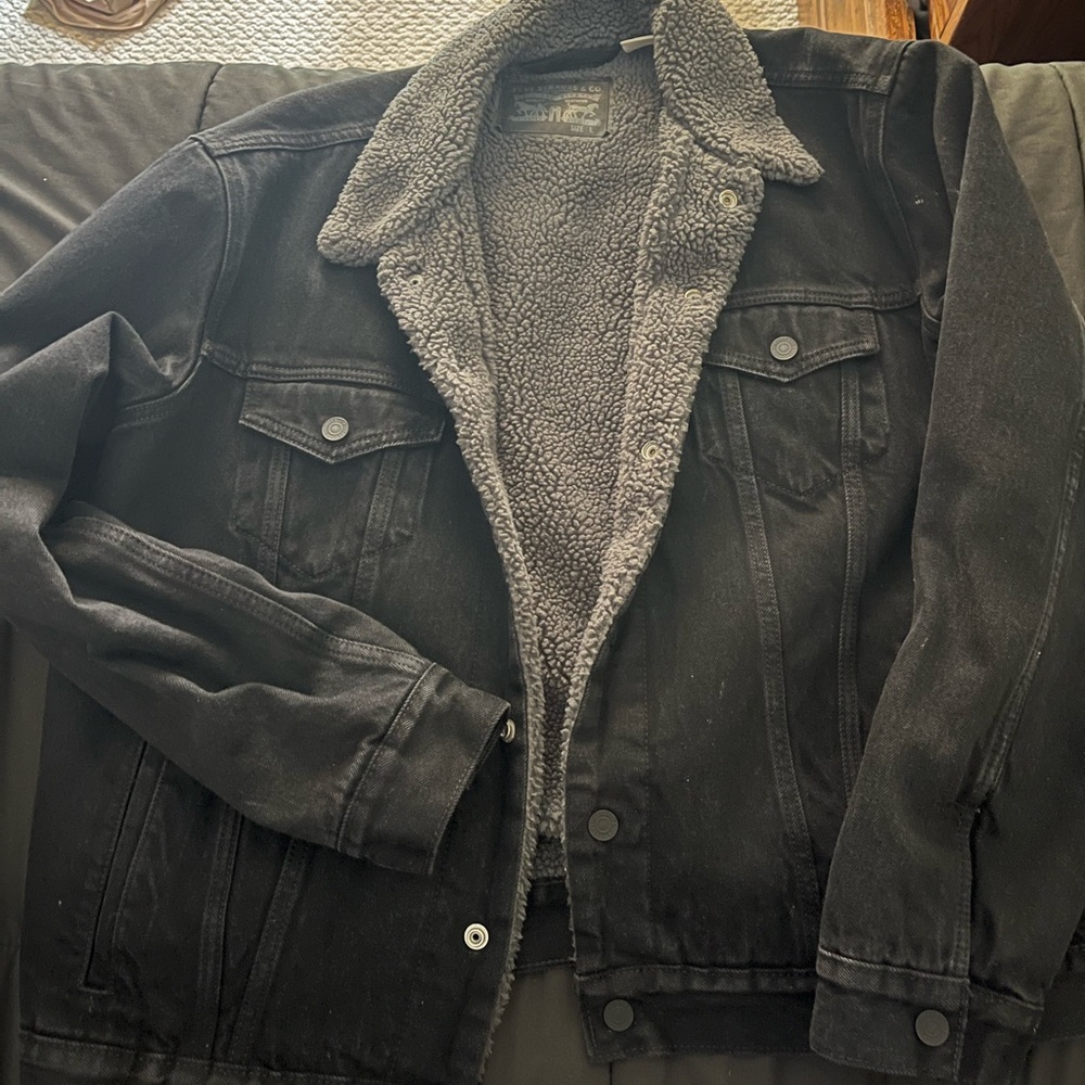 Mens Levi's Black Sherpa-Lined Trucker Jacket, size L